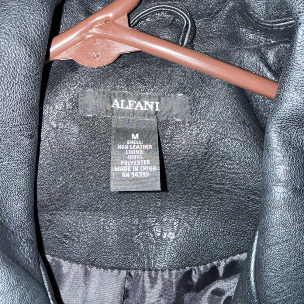 Women’s leather jacket - Picture 2 of 3